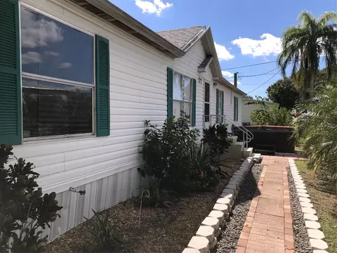 1192 Chobee St, Okeechobee, FL 34974
