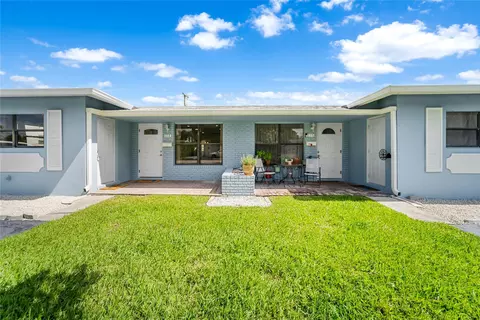 216-218 NE 9th Ave, Deerfield Beach, FL 33441