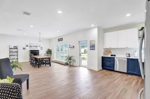 Entry Way - 2622 NE 27th Ave, Lighthouse Point, FL 33064 photo 1 of 2