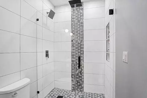 Bath - 2622 NE 27th Ave, Lighthouse Point, FL 33064 photo 3 of 4
