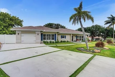 Exterior - 2622 NE 27th Ave, Lighthouse Point, FL 33064 photo 2 of 5