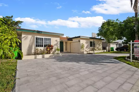10331 NW 24 Ct, Sunrise, FL 33322
