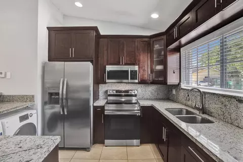 3866 SW 48th, Hollywood, FL 33023