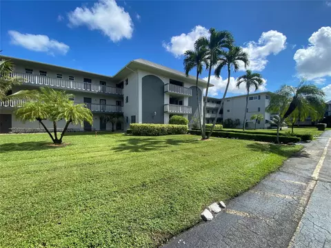1001 Hillcrest #108, Hollywood, FL 33021