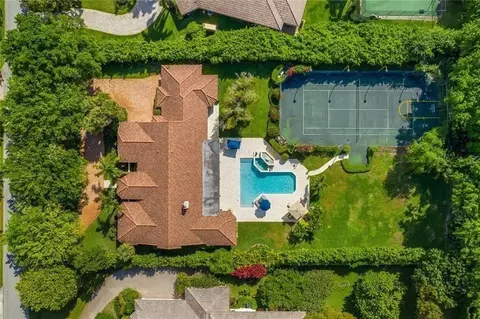 8208 Twin Lake Dr, Boca Raton, FL 33496