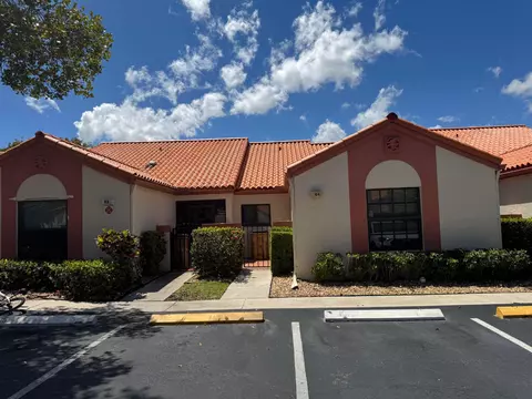 84 Centennial Ct, Deerfield Beach, FL 33442