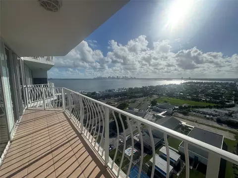 7601 E Treasure Dr #2403, North Bay Village, FL 33141