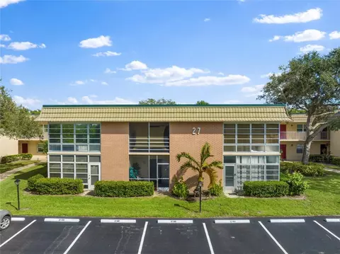 27 Vista Gdns #204, Vero Beach, FL 32962