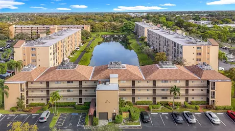 7750 NW 50th St #106, Lauderhill, FL 33351