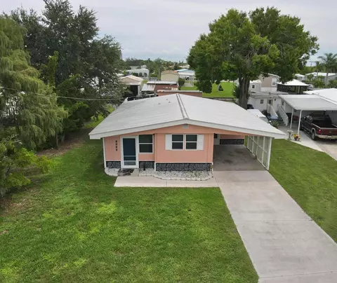 1091 Lemon St, Okeechobee, FL 34974