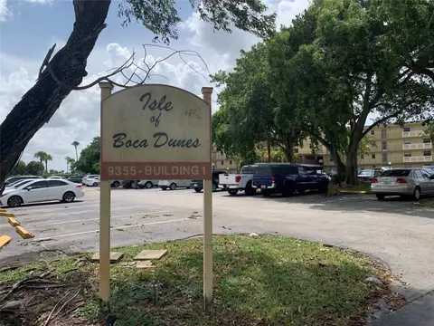 9355 SW 8th St #321, Boca Raton, FL 33428