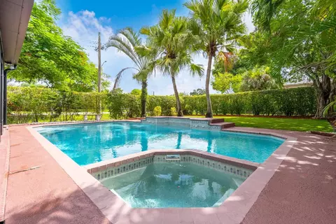 3981 NW 81st Ter, Coral Springs, FL 33065