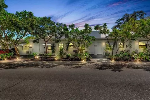 560 NE 15th Ave, Fort Lauderdale, FL 33301