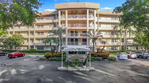 545 Oaks Ln #410, Pompano Beach, FL 33069