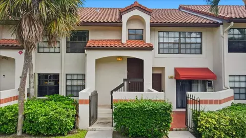 208 Lincoln Ct #208, Deerfield Beach, FL 33442