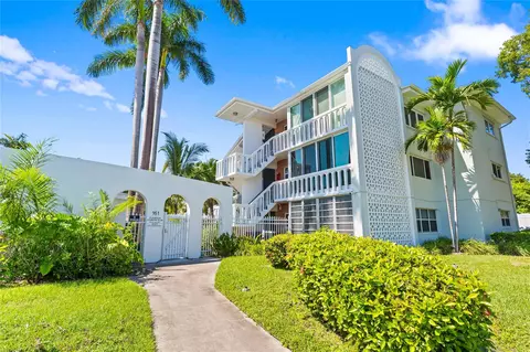 161 NE 10th Ave #3B, Hallandale Beach, FL 33009