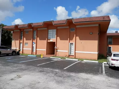 9459 SW 76th St #R1, Miami, FL 33173