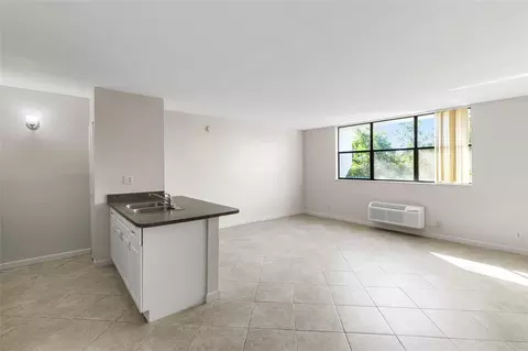 2401 Riverside #518B, Coral Springs, FL 33065