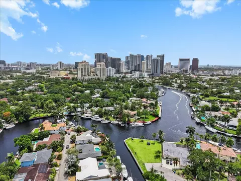 522 SW 9th Ter, Fort Lauderdale, FL 33312