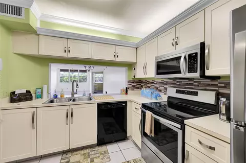 10369 NW 24th Pl #402, Sunrise, FL 33322
