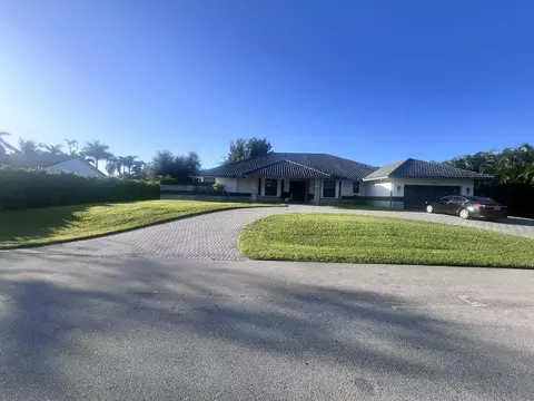 11740 Hermitage Dr, Plantation, FL 33325