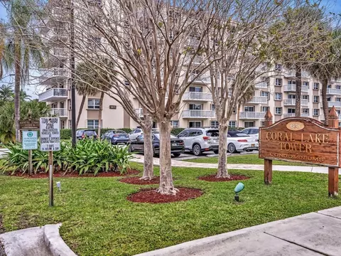 1831 NE 38th St #207, Fort Lauderdale, FL 33308