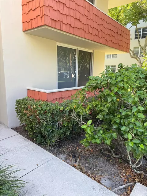 802 Cypress Blvd #101, Pompano Beach, FL 33069