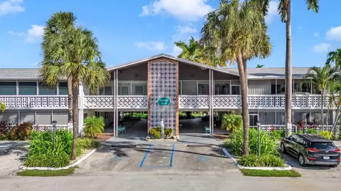 2151 NE 42nd #204, Lighthouse Point, FL 33064