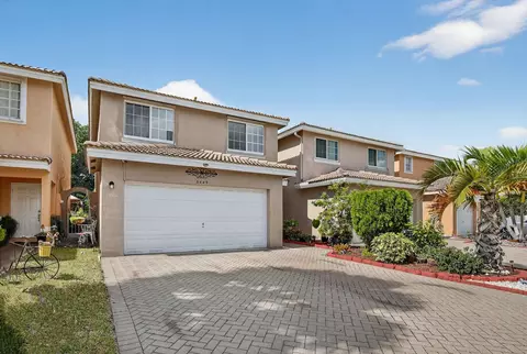 5449 NW 95th Ave, Sunrise, FL 33351