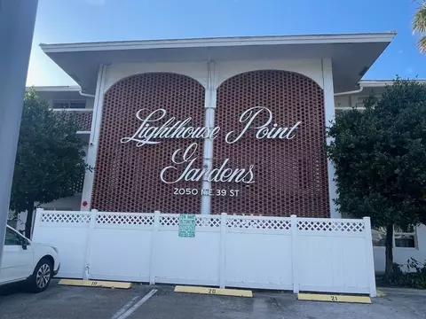 2050 NE 39th St #211W, Lighthouse Point, FL 33064