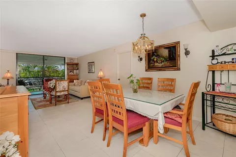 1100 Sant Charles Pl #207, Pembroke Pines, FL 33026