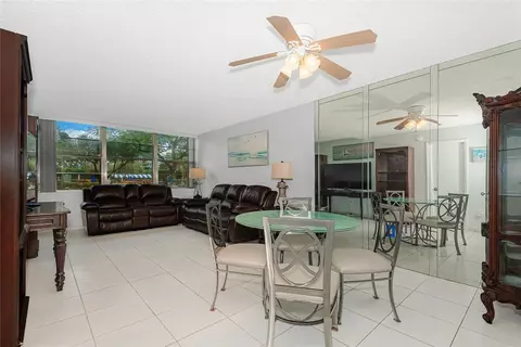 1300 Saint Charles Pl Pembroke Pnes #L20, Pembroke Pines, FL 33026