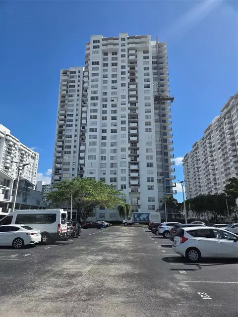 2750 NE 183rd St #1803, Aventura, FL 33160