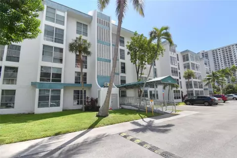 17560 Atlantic #215, Sunny Isles Beach, FL 33160
