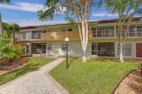 860 SE 6th Ave #402, Deerfield Beach, FL 33441