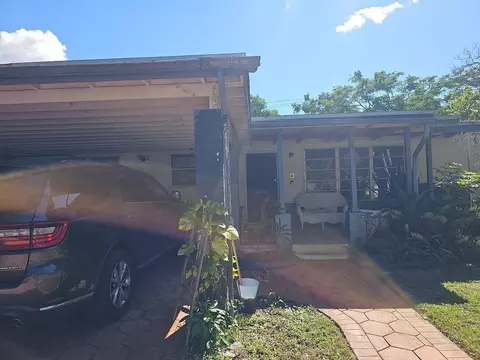 4800 NW 1st Ct, Plantation, FL 33317