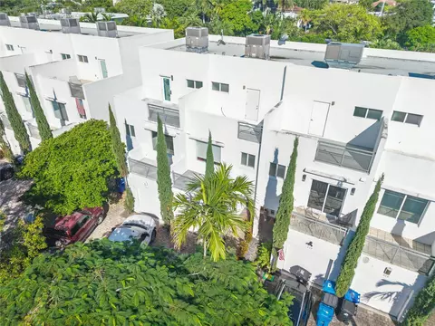822 NE 19th Ave #822, Fort Lauderdale, FL 33304