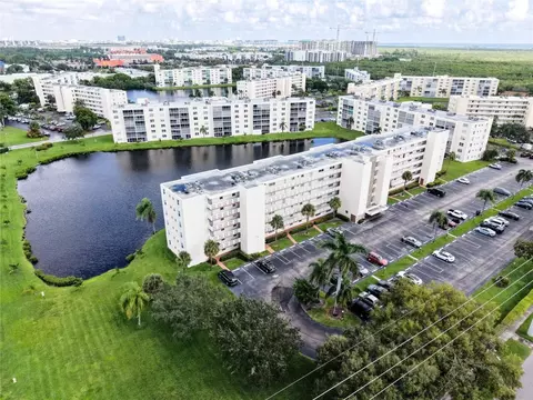 301 SE 3rd #309, Dania Beach, FL 33004