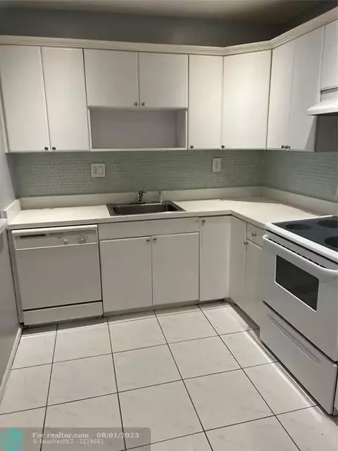 4131 NW 88th Ave #206, Coral Springs, FL 33065