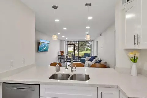 6928 Briarlake #102, Palm Beach Gardens, FL 33418