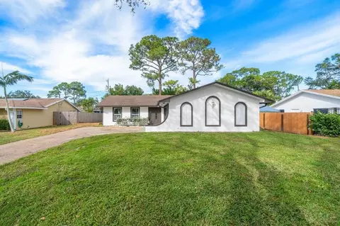 4679 Dolphin Dr, Lake Worth, FL 33463