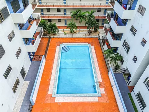1470 W 41st St #201, Hialeah, FL 33012