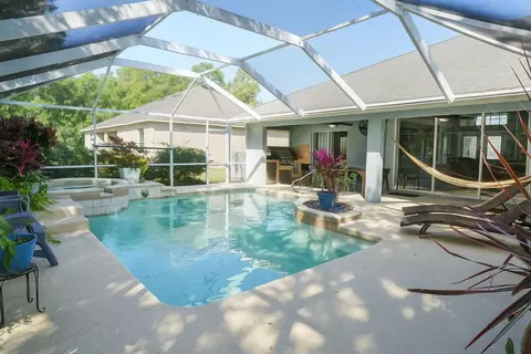 6715 NW Pinson Ct, Port Saint Lucie, FL 34983