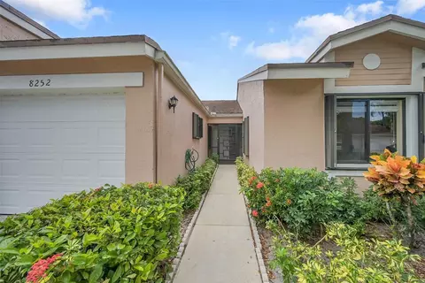 8252 Springlake #8252, Boca Raton, FL 33496
