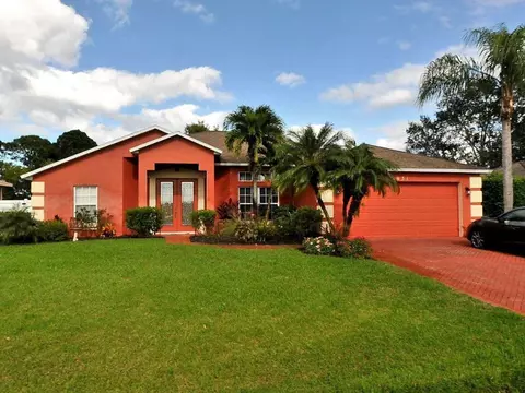 631 SE Stow Ter, Port Saint Lucie, FL 34984
