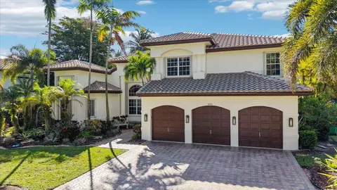 10372 N Lake Vista Cir, Davie, FL 33328