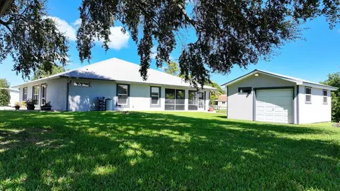 Exterior - 1069 9th St, Okeechobee, FL 34974 photo 10 of 10