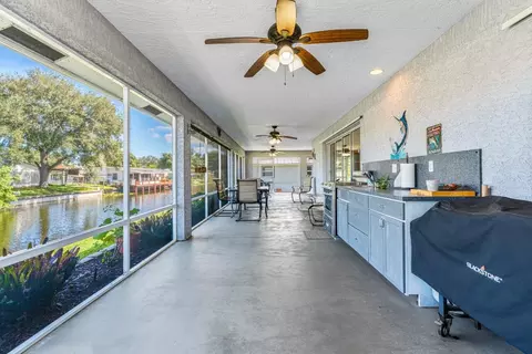 Exterior - 1069 9th St, Okeechobee, FL 34974 photo 7 of 10