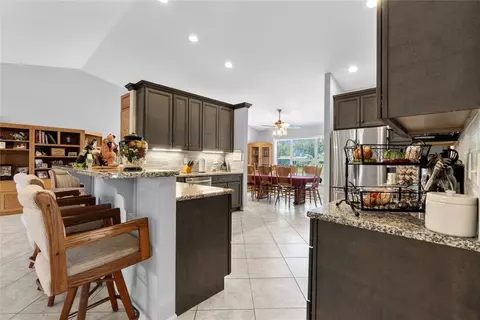 Kitchen - 1069 9th St, Okeechobee, FL 34974 photo 3 of 4