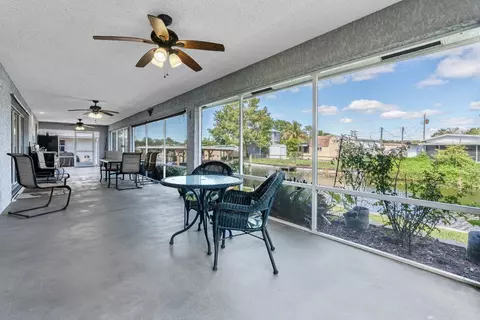 Exterior - 1069 9th St, Okeechobee, FL 34974 photo 8 of 10